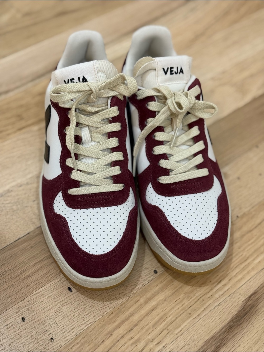 Veja V-10 Sneakers - Picture 3 of 7